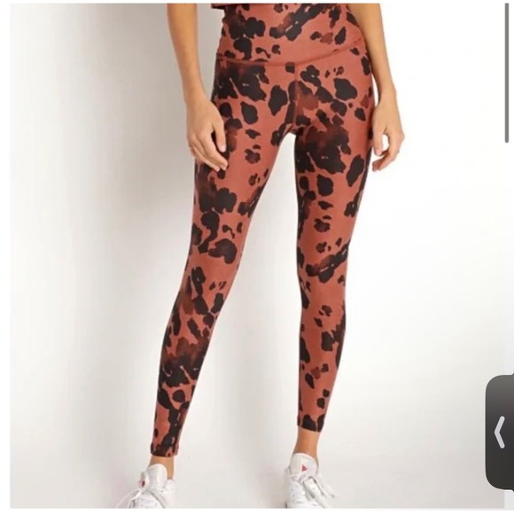 Beyond Yoga Women's Printed Spacedye High Waisted Legging  Copper Cow. Small - Picture 3 of 9